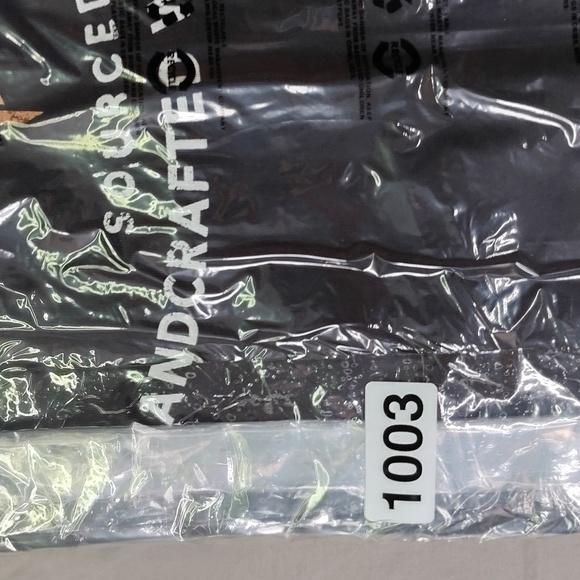 Schitts Creek T-Shirt Women's Size Large Black Rose Apothecary Big Logo - Picture 9 of 9